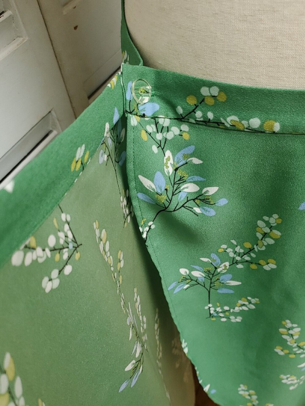 LOFT Green Floral High-Low Wrap Skirt with Tie - Picture 8 of 9